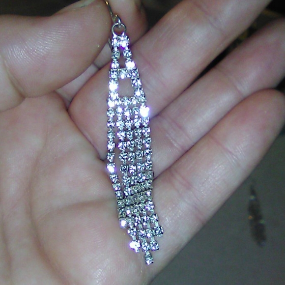 PRICE FIRM/BUNDLE OF EARRINGS - Picture 8 of 8